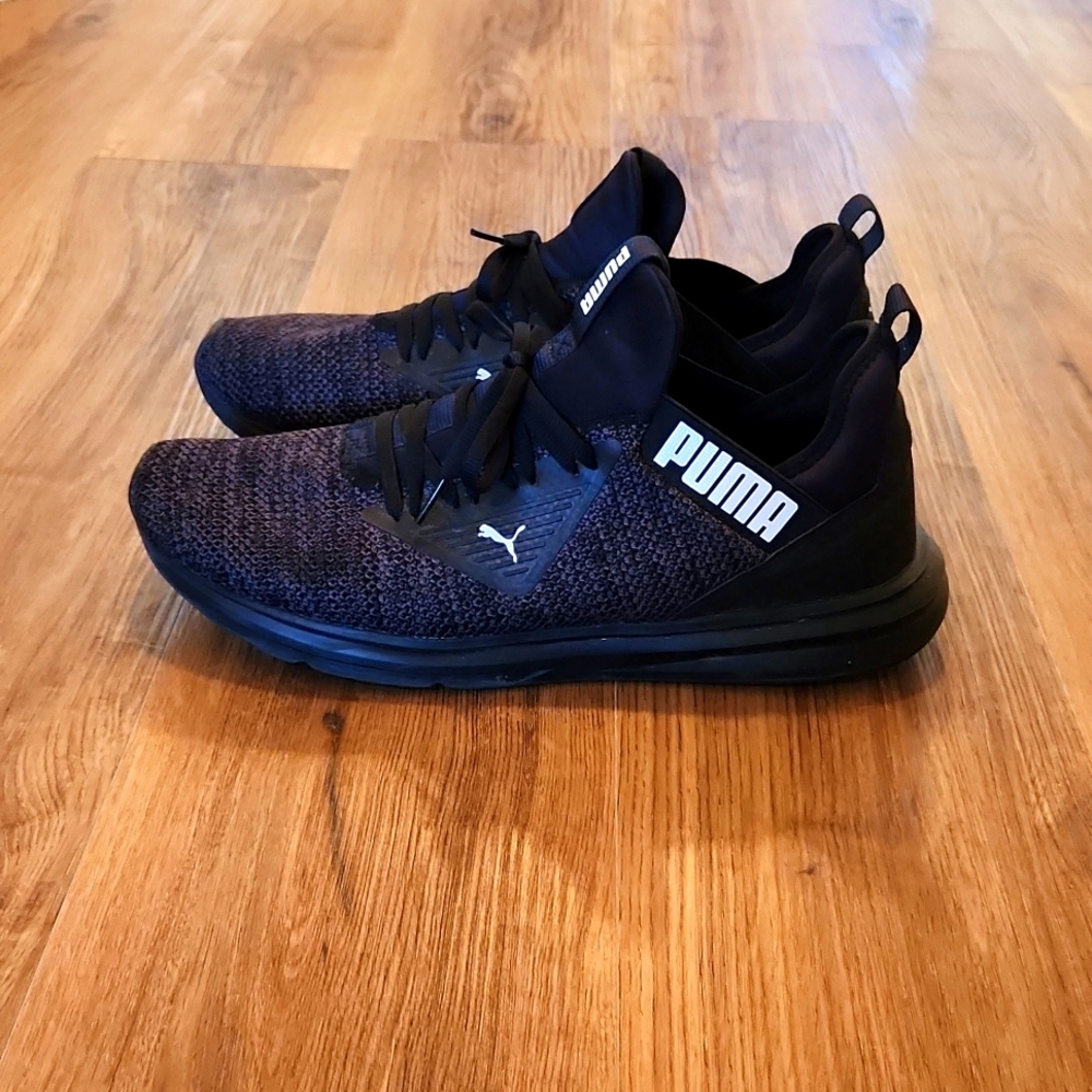 LIKE NEW mens Puma sneakers